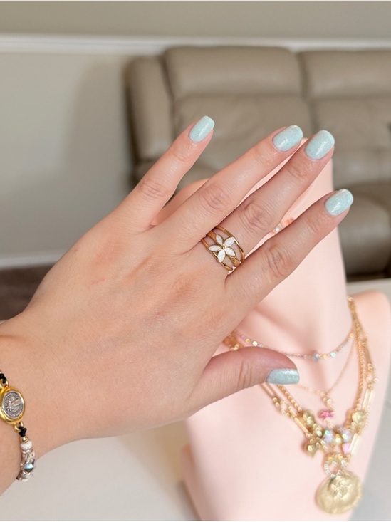 Zara Jewelry - Gold Floral Ring with White Petals